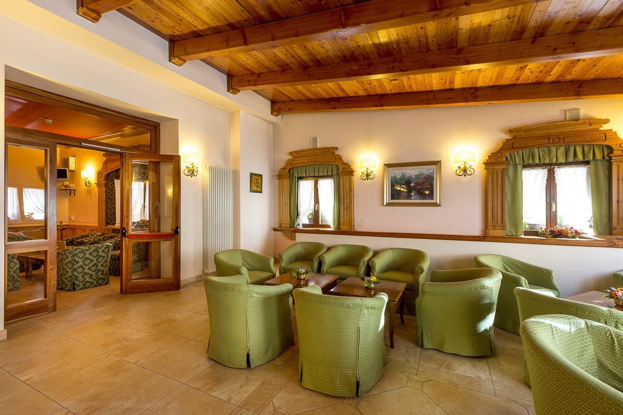 Hotel Trieste Roccaraso Buitenkant foto